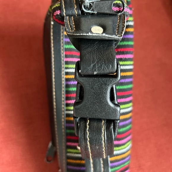 Red and Pink Embroidered Crossbody Bag with Folk Art Design - Picture 7 of 8